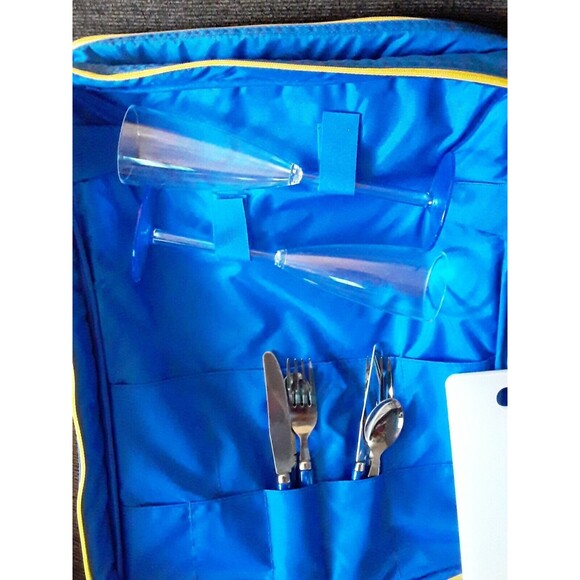 Vintage Picnic Set. Promotional Merit Cigarette Backpack - Picture 3 of 6